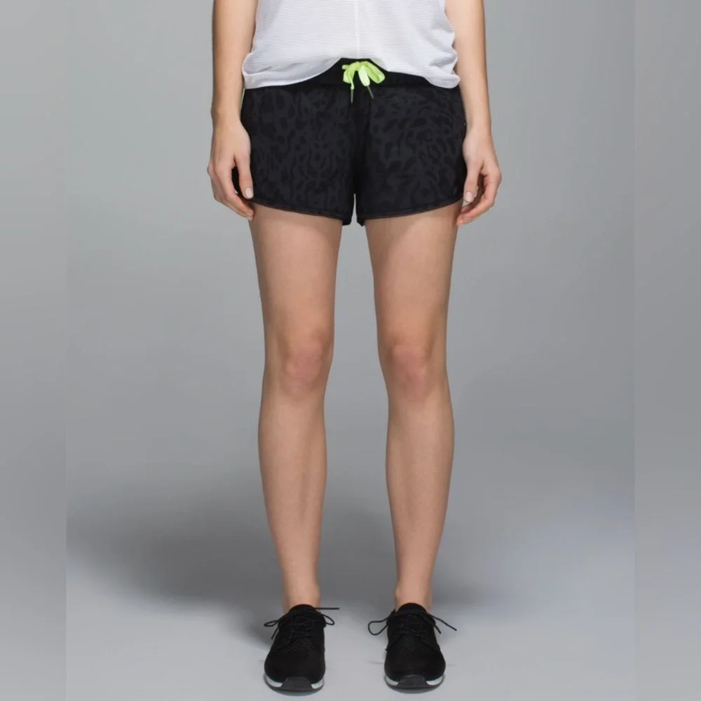 Lululemon Seek The Heat Short
